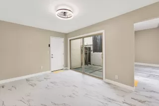 Photo #6: 41124000 Listing