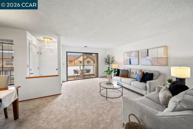 MLS: 41124042 Condo For Sale