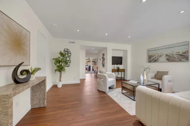 MLS: 41124046 Condo For Sale