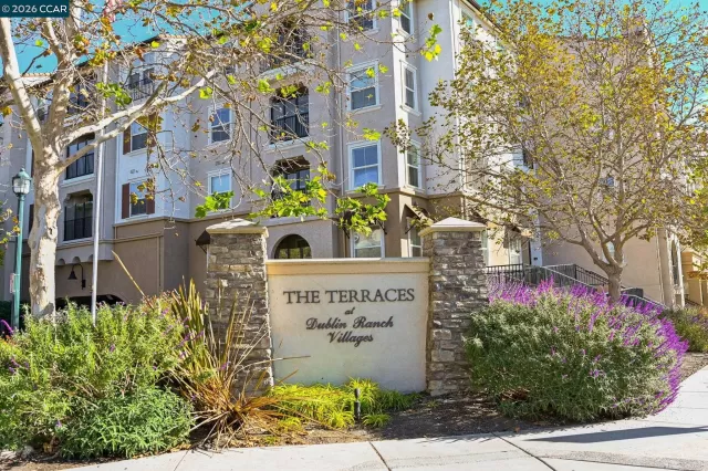 MLS: 41124104 Condo For Sale