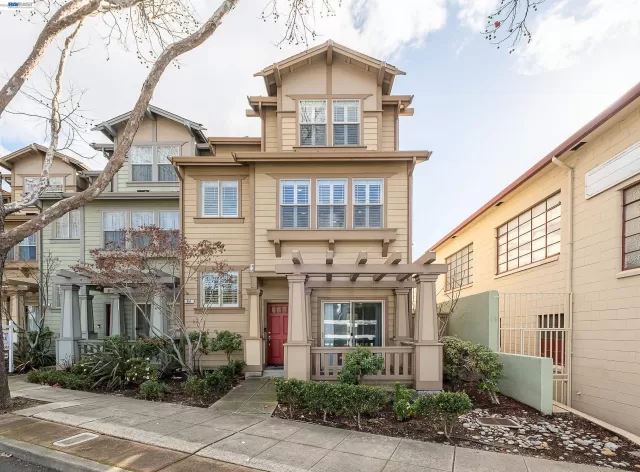 MLS: 41124126 Condo For Sale