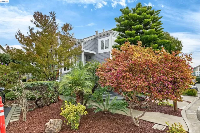 MLS: 41124132 Condo For Sale