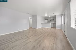 Photo #2: 41124255 Listing