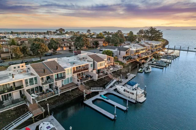 MLS: 41124502 Condo For Sale