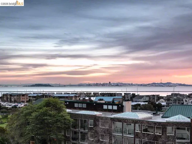 MLS: 41124517 Condo For Sale