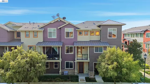 MLS: 41124606 Condo For Sale