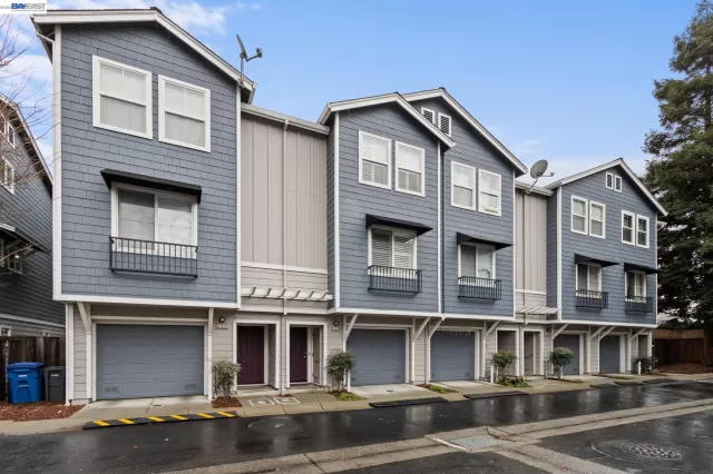 MLS: 41124648 Condo For Sale