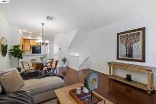 Photo #2: 41124648 Listing