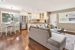 Photo #5: 41124729 Listing 