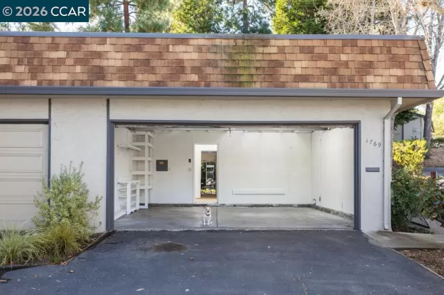 MLS: 41124752 Condo For Sale