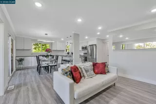 Photo #6: 41124779 Listing 