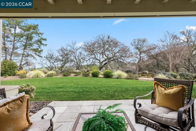 MLS: 41124782 Condo For Sale