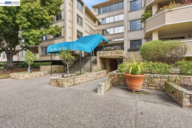 MLS: 41124813 Condo For Sale