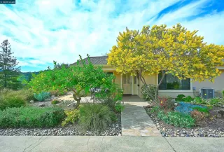 Photo #2: 41124869 Listing