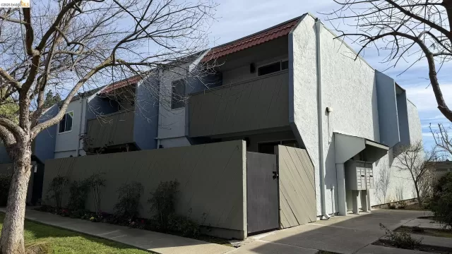 MLS: 41125045 Condo For Sale