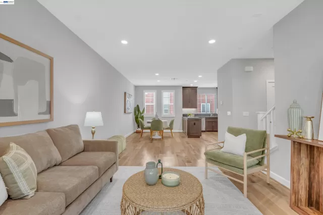 MLS: 41125102 Condo For Sale