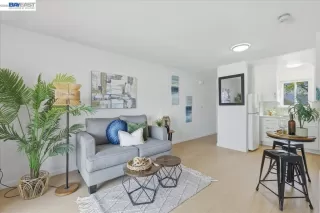 Photo #5: 41125106 Listing