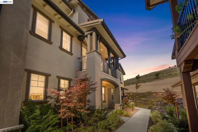 MLS: 41125121 Condo For Sale