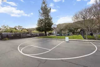 Photo #3: 41125139 Listing