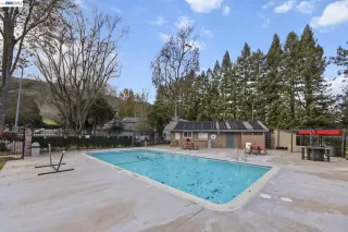 Photo #5: 41125139 Listing