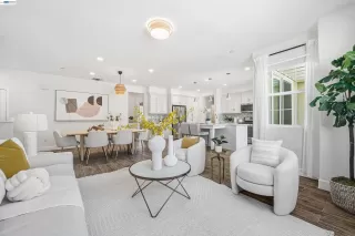 Photo #2: 41125199 Listing