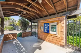 More Details about MLS # 41125223 : 405 CENTRE CT