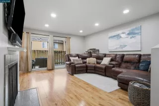 Photo #5: 41125399 Listing 