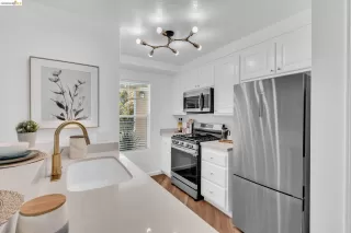 Photo #4: 41125400 Listing