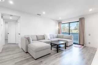 Photo #2: 41125493 Listing