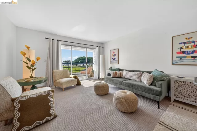 MLS: 41125507 Condo For Sale