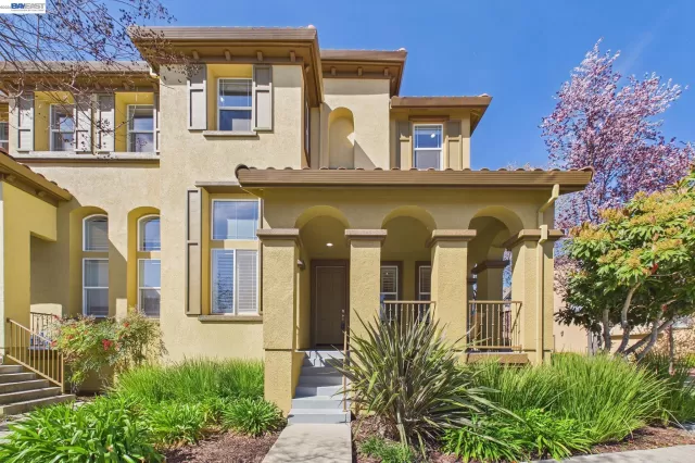 MLS: 41125637 Condo For Sale