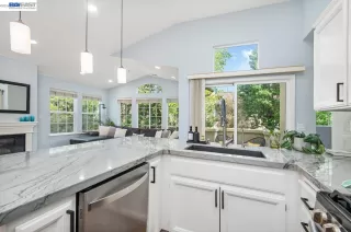 Photo #3: 41125641 Listing