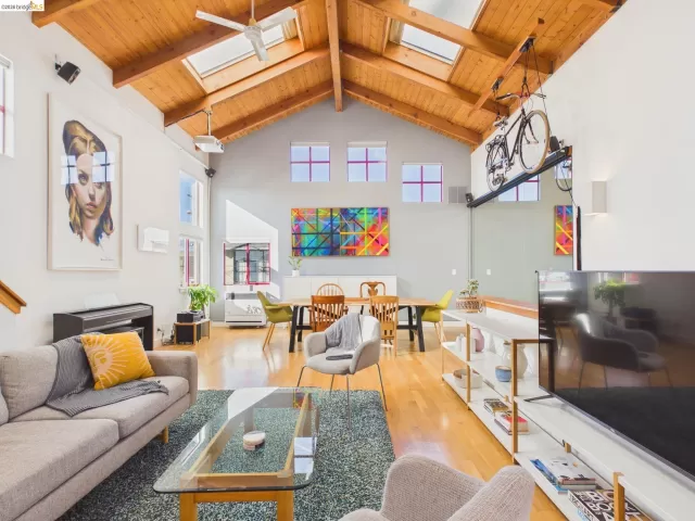 MLS: 41125732 Condo For Sale