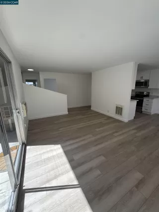 Photo #5: 41125953 Listing