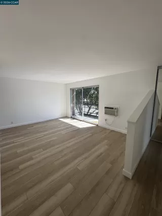 Photo #6: 41125953 Listing