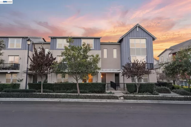 MLS: 41126220 Condo For Sale