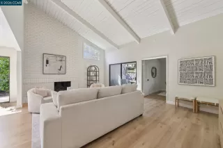 Photo #5: 41126236 Listing 