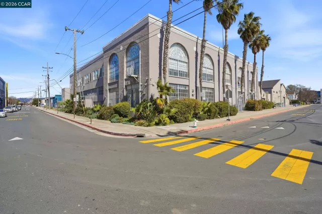 MLS: 41126293 Condo For Sale