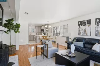 Photo #5: 41126409 Listing 