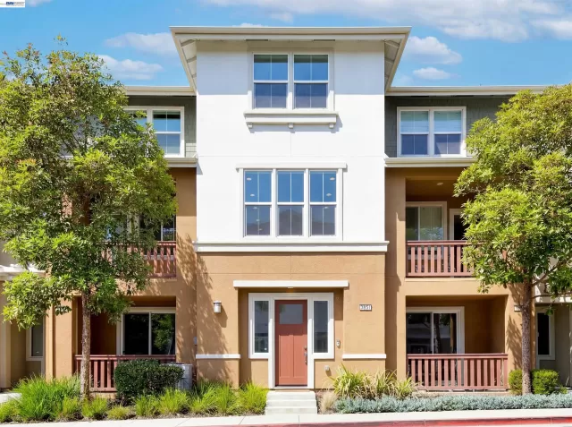 MLS: 41126420 Condo For Sale