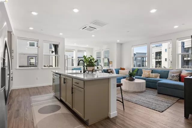 MLS: 41126489 Condo For Sale