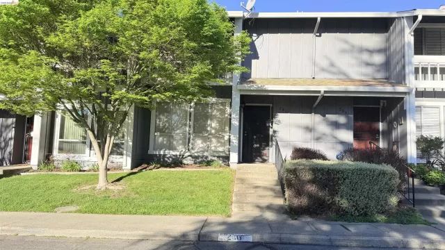 MLS: 41126524 Condo For Sale