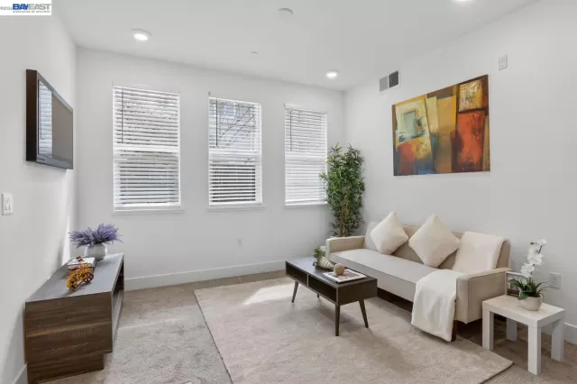 MLS: 41126557 Condo For Sale