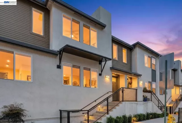 MLS: 41126668 Condo For Sale