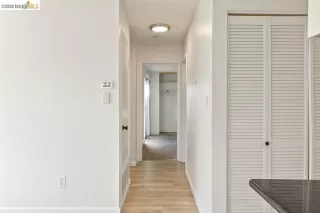 Photo #2: 41126772 Listing 