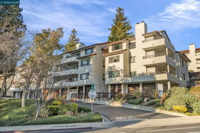 MLS: 41126881 Condo For Sale