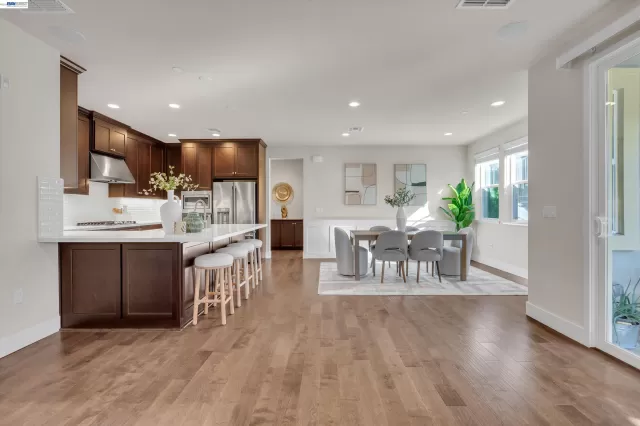 MLS: 41126913 Condo For Sale