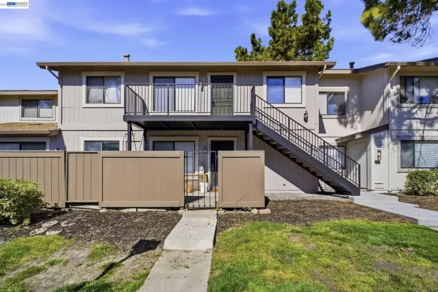 MLS: 41127042 Condo For Sale