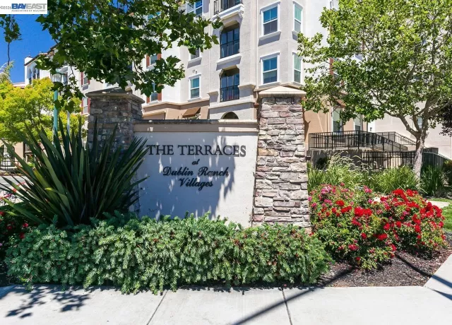 MLS: 41127146 Condo For Sale