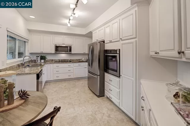 MLS: 41127236 Condo For Sale